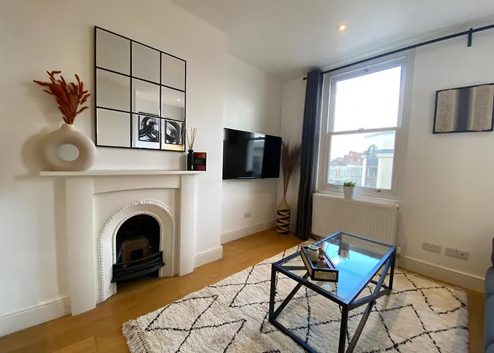 New Stylish Fulham Apartment - 2 Bed