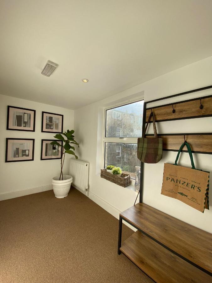 New Stylish Fulham - 2 Bed *