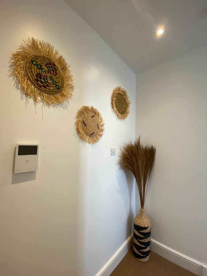 New Stylish Fulham - 2 Bed Apartment London